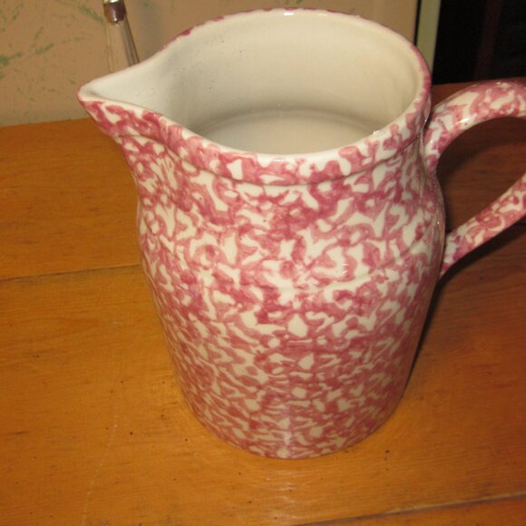 Vtg Red sponge ware 8 in H pitcher Gerald Hein Roseville Pottery - Picture 1 of 3
